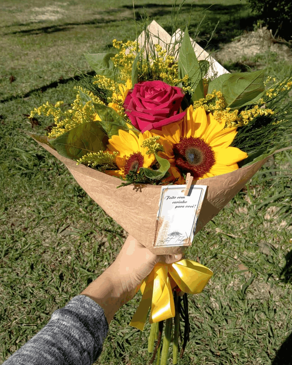 Buquê de Girassóis com Rosas