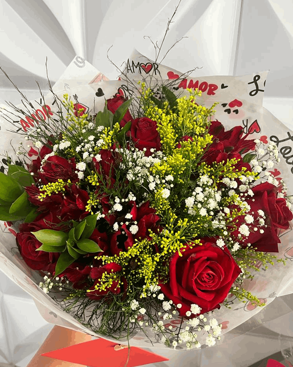 Buquê de Rosas com Astromelias