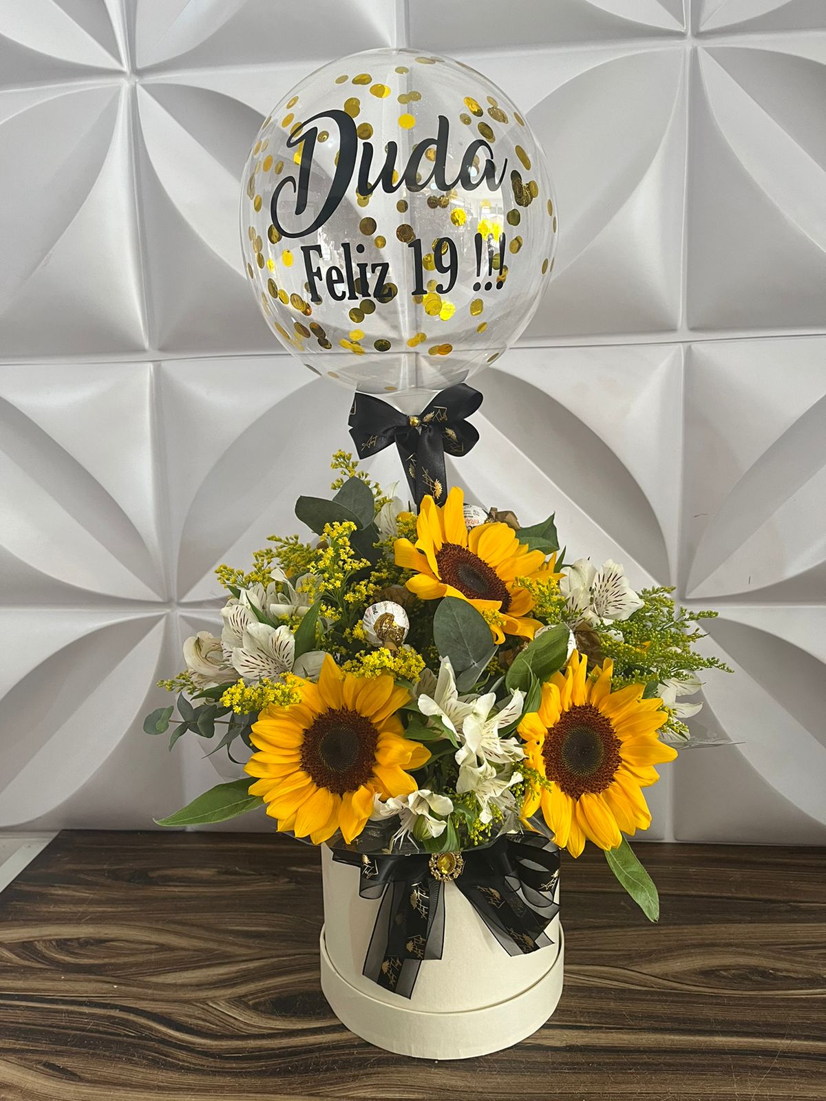Box Flower Feliz Aniversário Girassóis